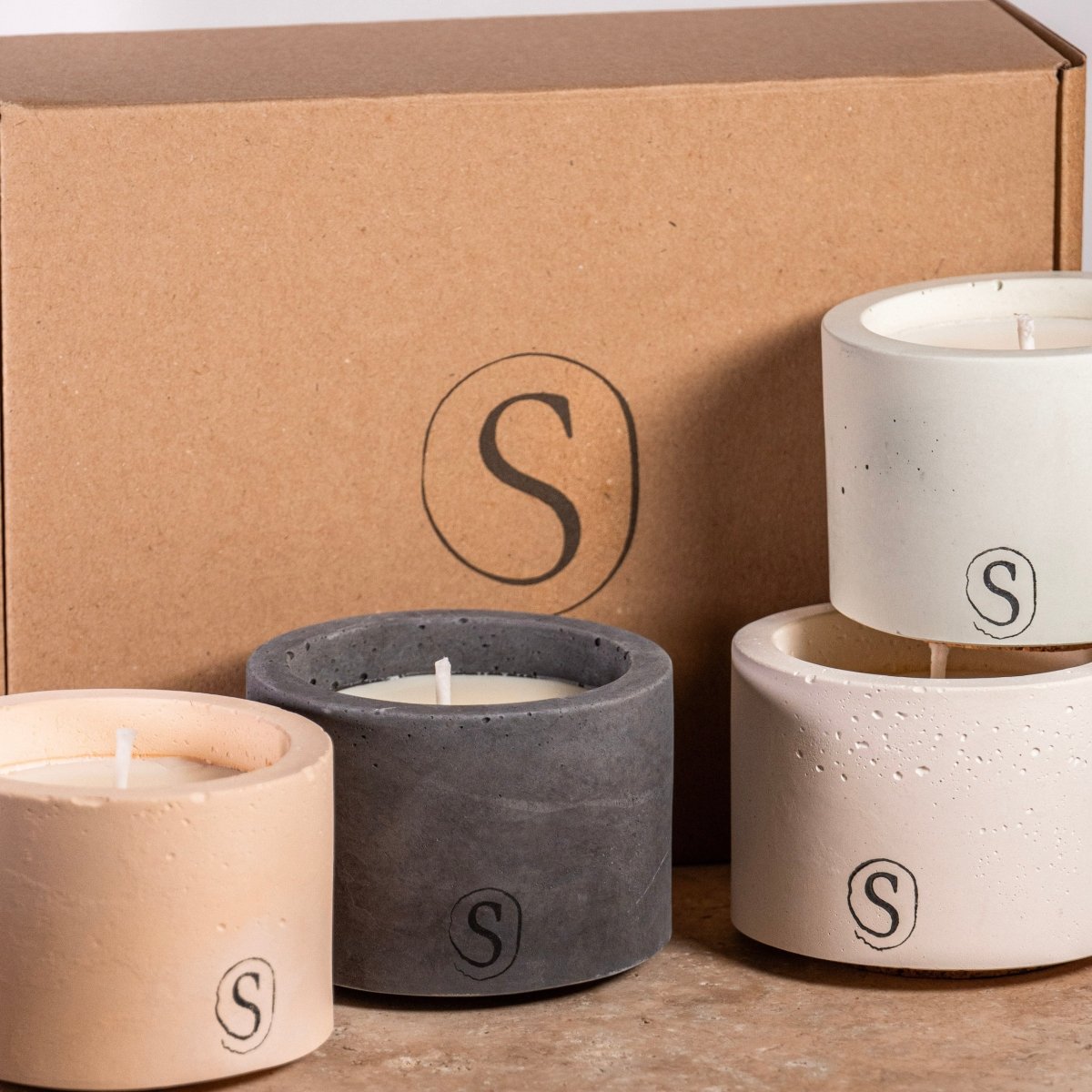 Bougie d’intérieur en béton coffret faite main en Provence – Siwa Candles