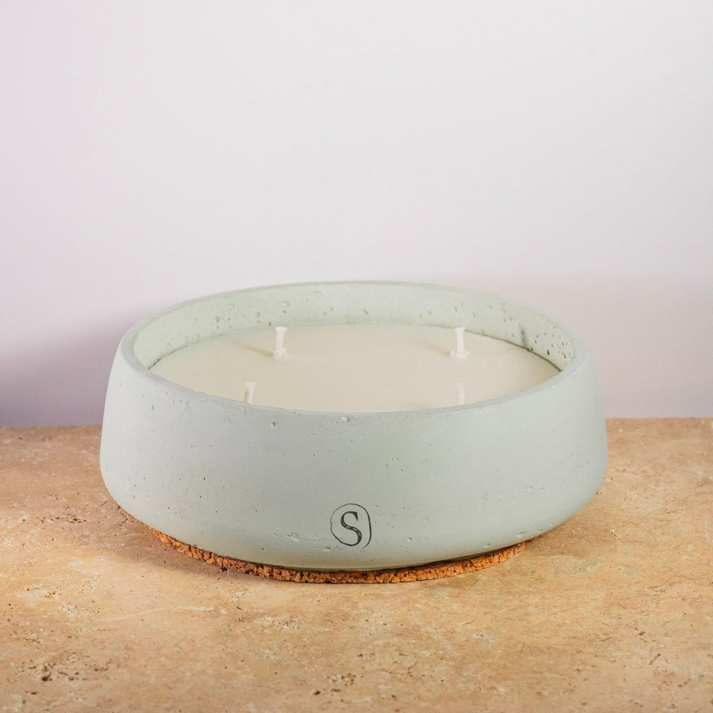 Bougie d’intérieur en béton verte faite main en Provence – Siwa Candles