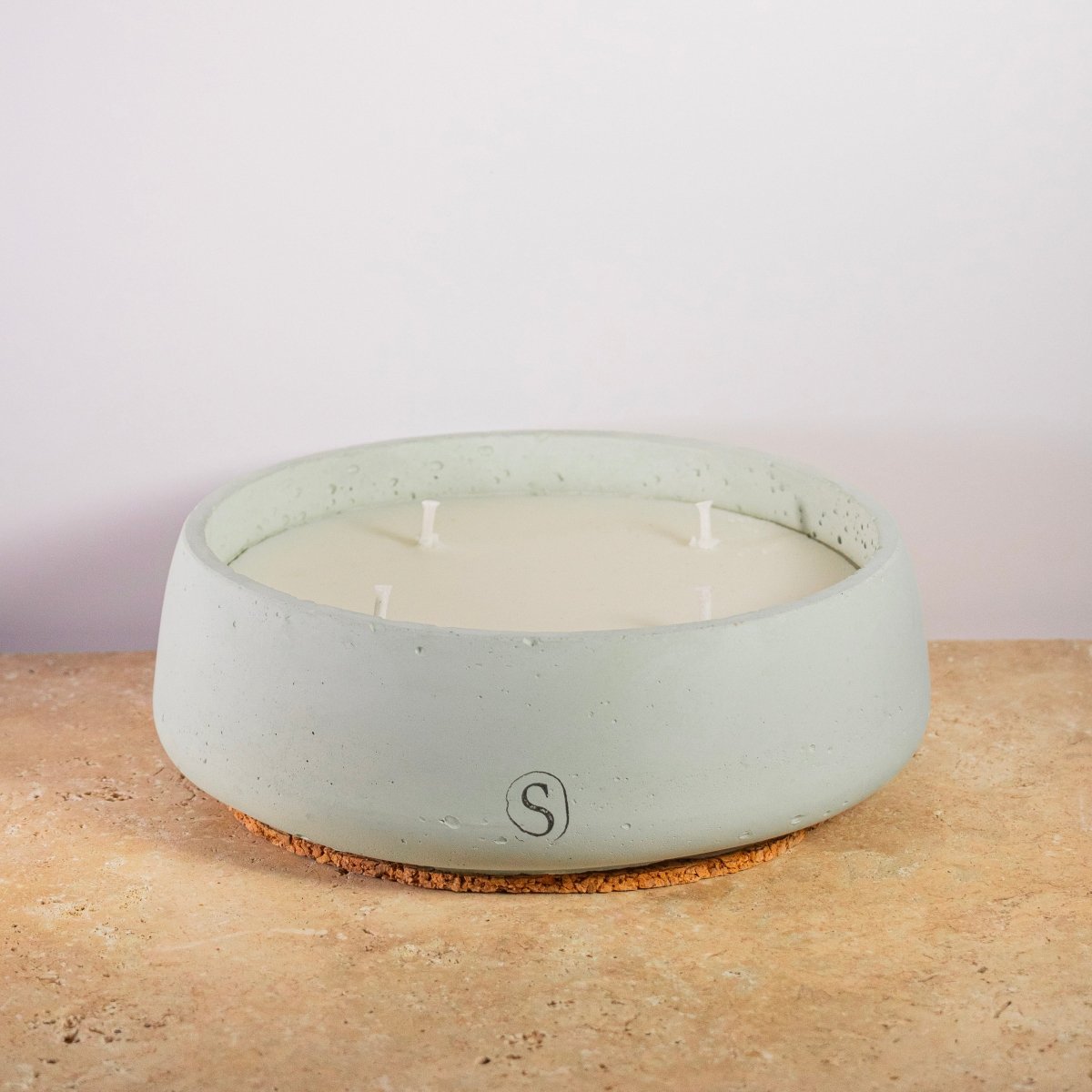 Bougie d’intérieur en béton verte faite main en Provence – Siwa Candles