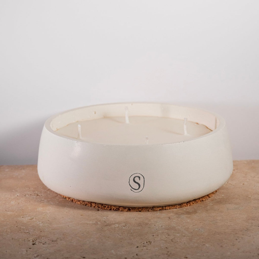 Bougie d’intérieur en béton blanche faite main en Provence – Siwa Candles