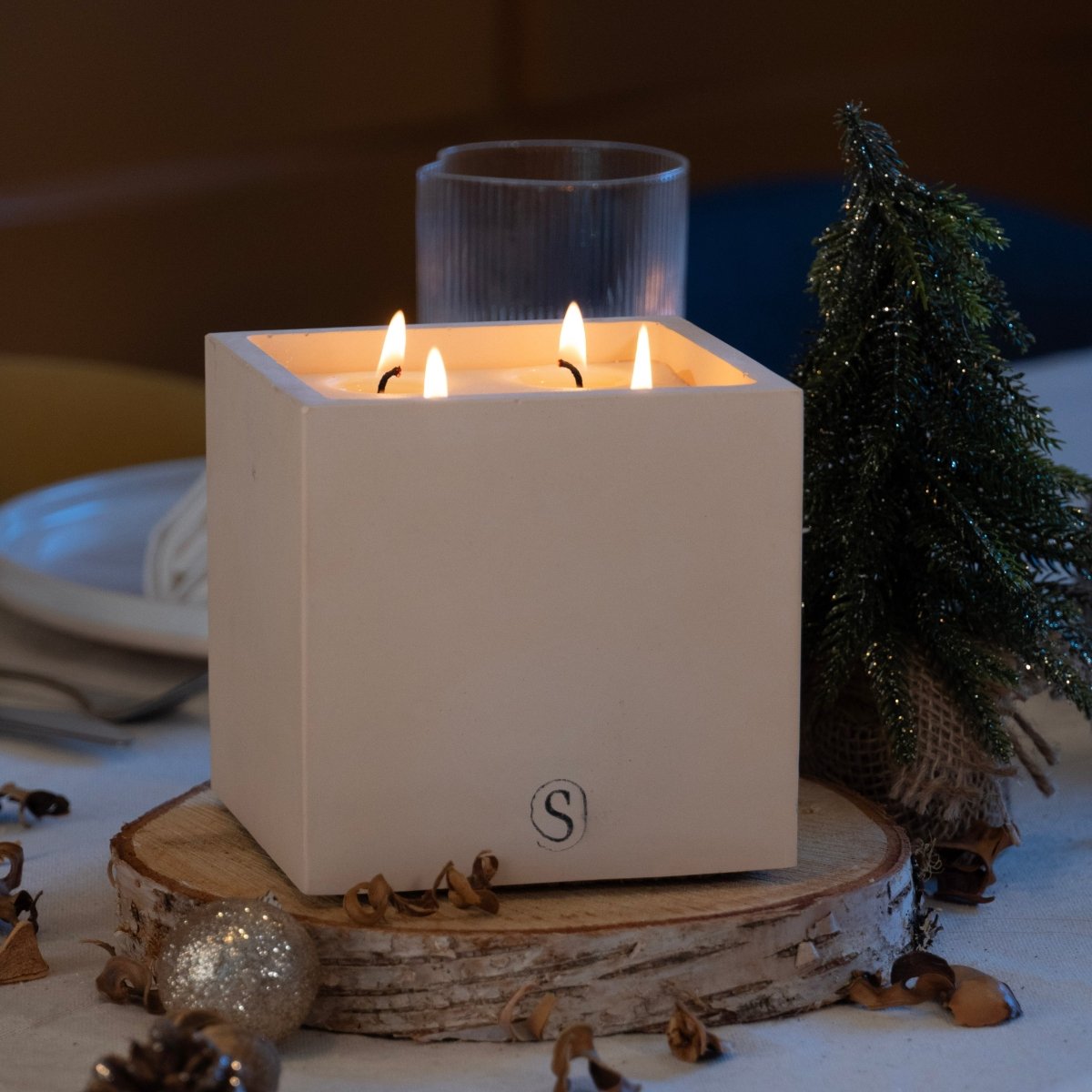 Bougie d’intérieur en béton blanche faite main en Provence – Siwa Candles
