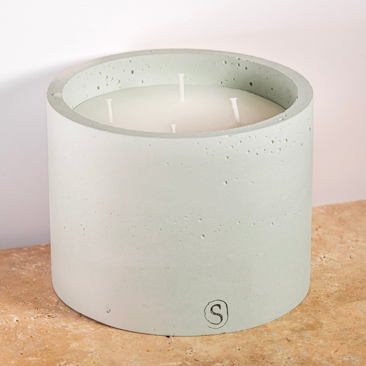 Bougie d’intérieur en béton verte faite main en Provence – Siwa Candles