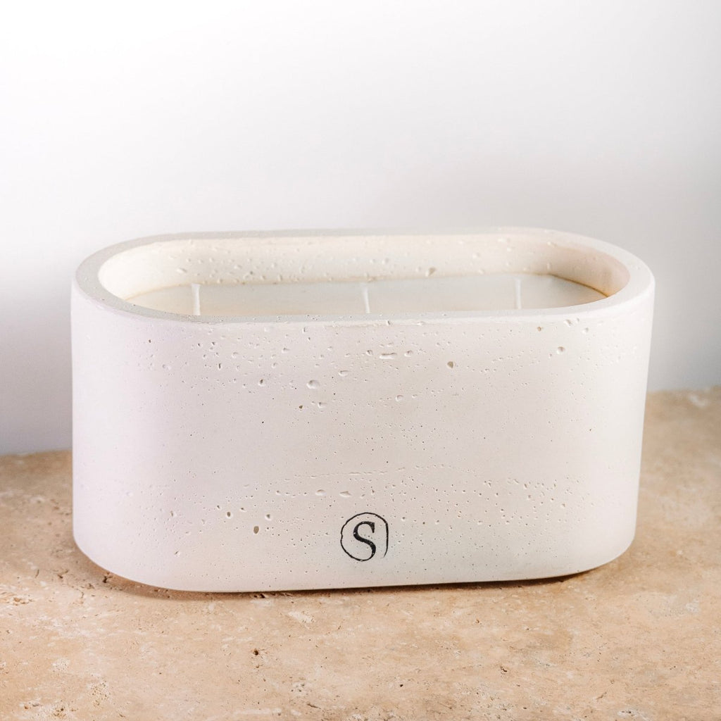 "Bougie d’intérieur en béton blanche faite main en Provence – Siwa Candles"