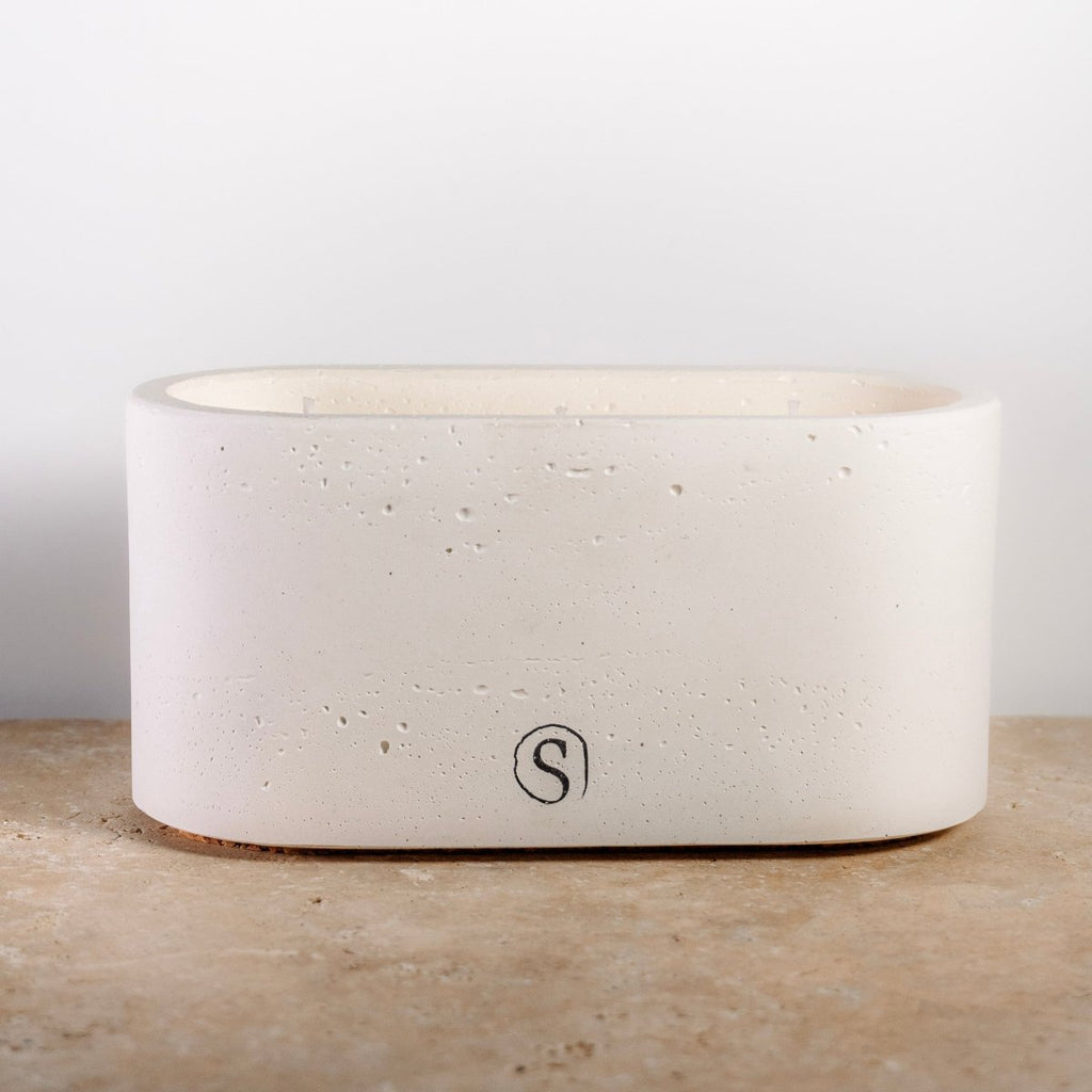 "Bougie d’intérieur en béton blanche faite main en Provence – Siwa Candles"