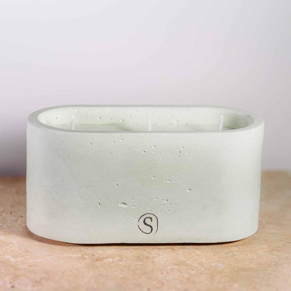 "Bougie d’intérieur en béton verte faite main en Provence – Siwa Candles"