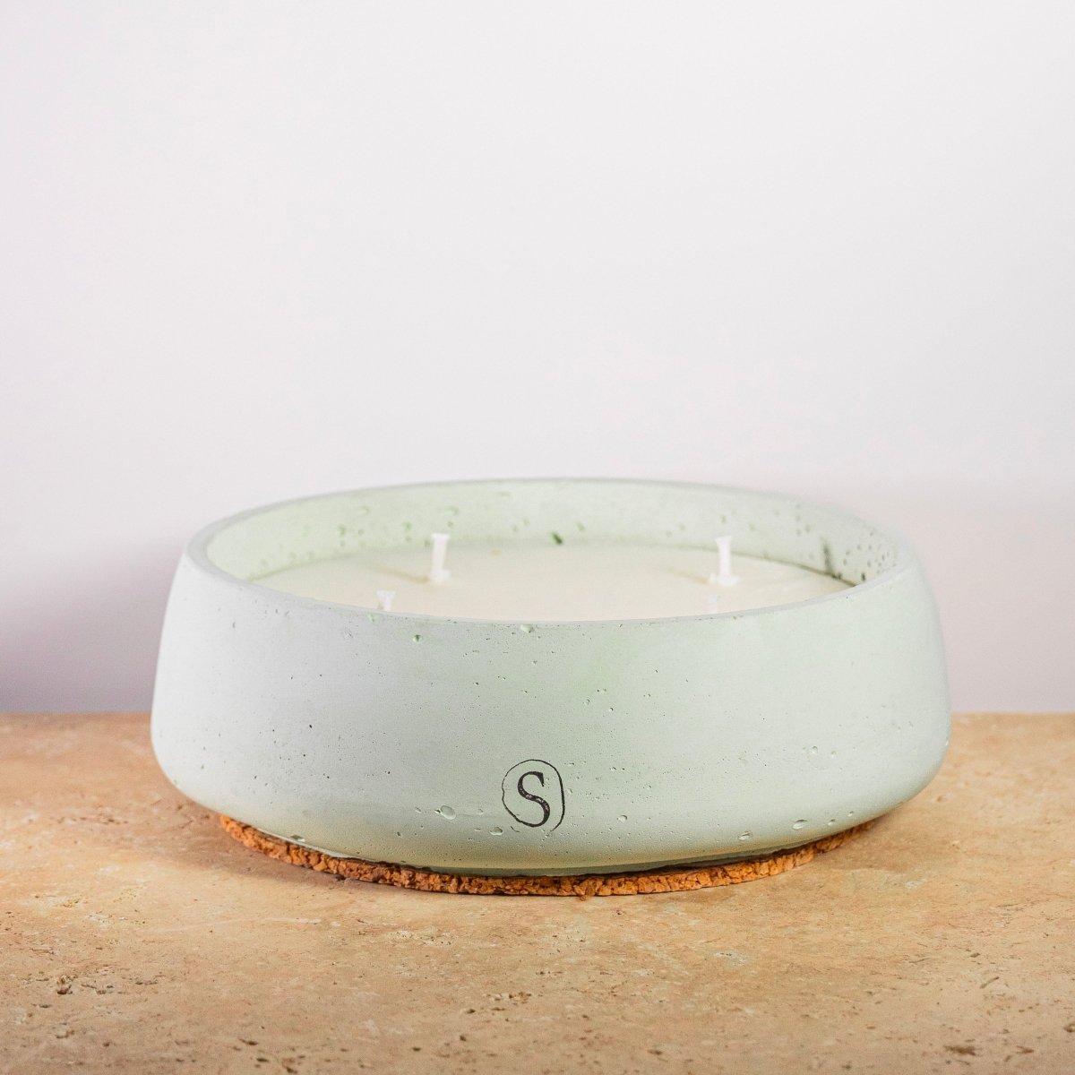 "Bougie d’intérieur en béton verte faite main en Provence – Siwa Candles"