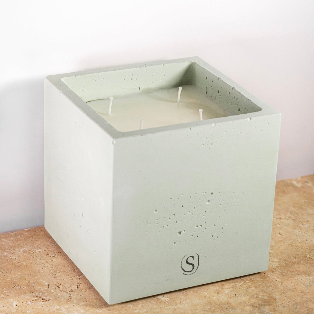 "Bougie d’intérieur en béton verte faite main en Provence – Siwa Candles"