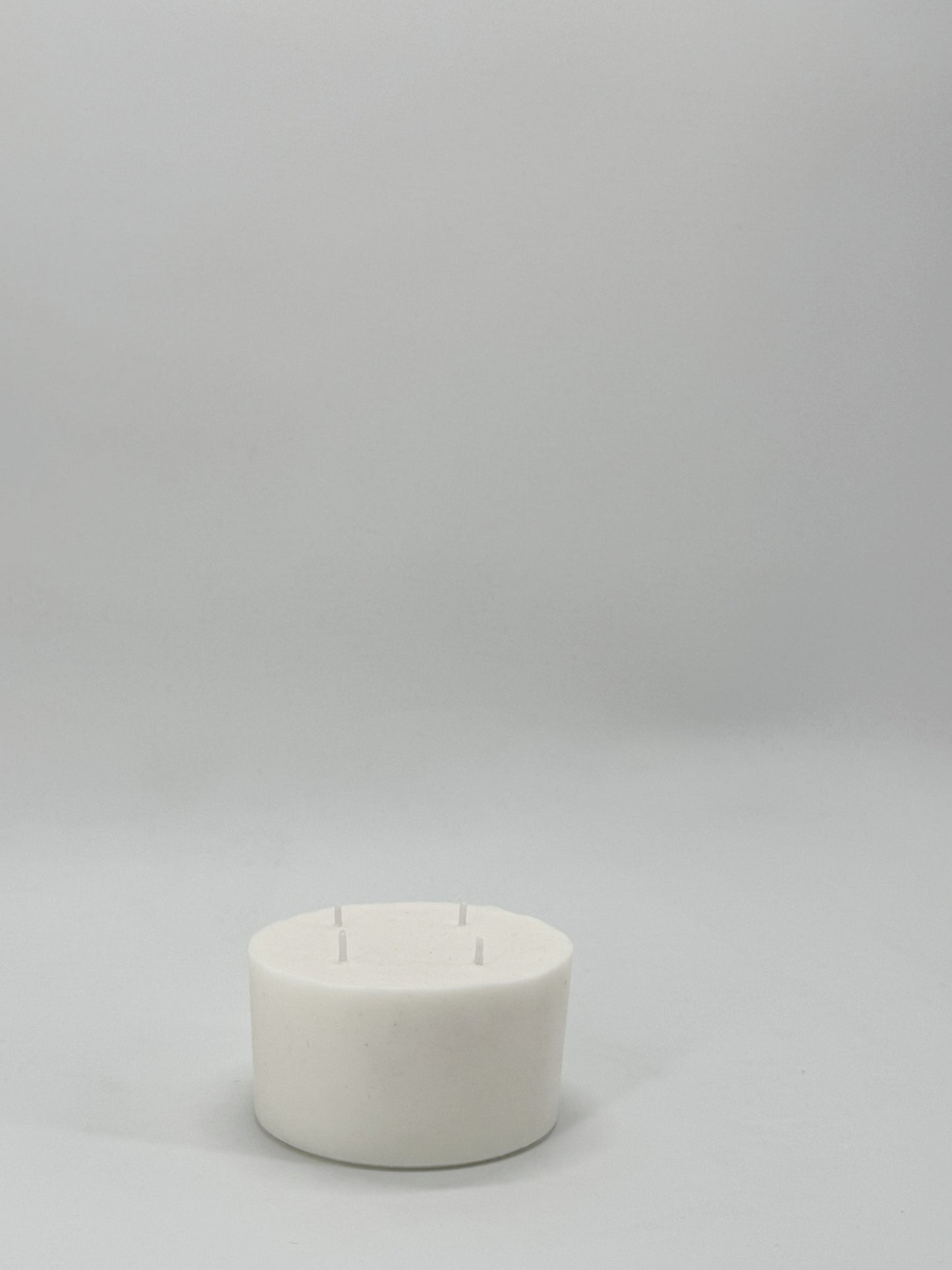 Refillable candle wax insert for concrete candles, natural wax made in Provence, Siwa Candles.